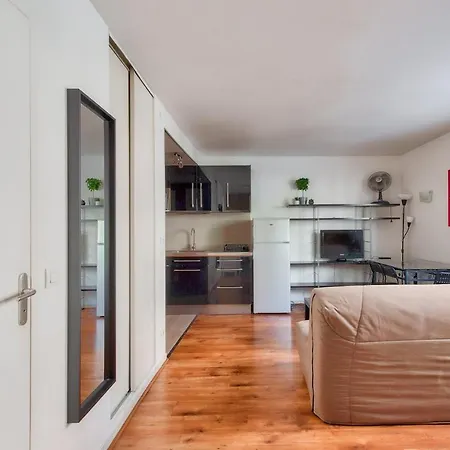 Apartment Studio With Parking Close To Metro And Tramway Lyon