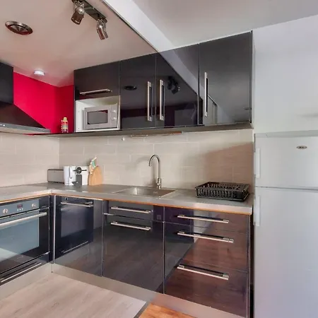 Studio With Parking Close To Metro And Tramway