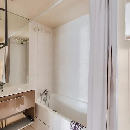Studio With Parking Close To Metro And Tramway * Lyon