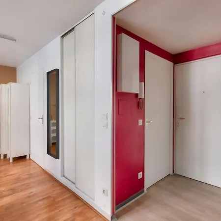 Apartment Studio With Parking Close To Metro And Tramway *